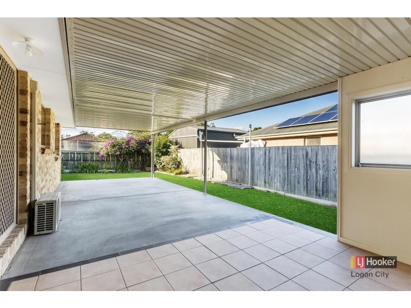 8 Lake Cooloola Court, Logan Reserve QLD 4133