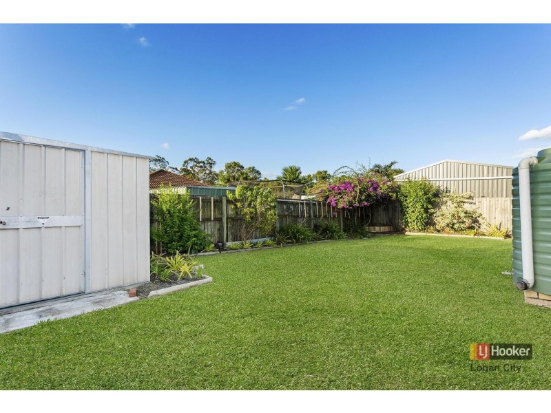 8 Lake Cooloola Court, Logan Reserve QLD 4133