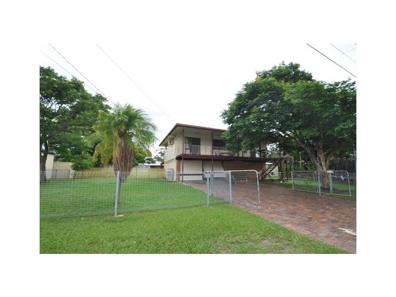 77 Aquarius Drive, Kingston QLD 4114