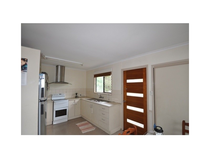 77 Aquarius Drive, Kingston QLD 4114