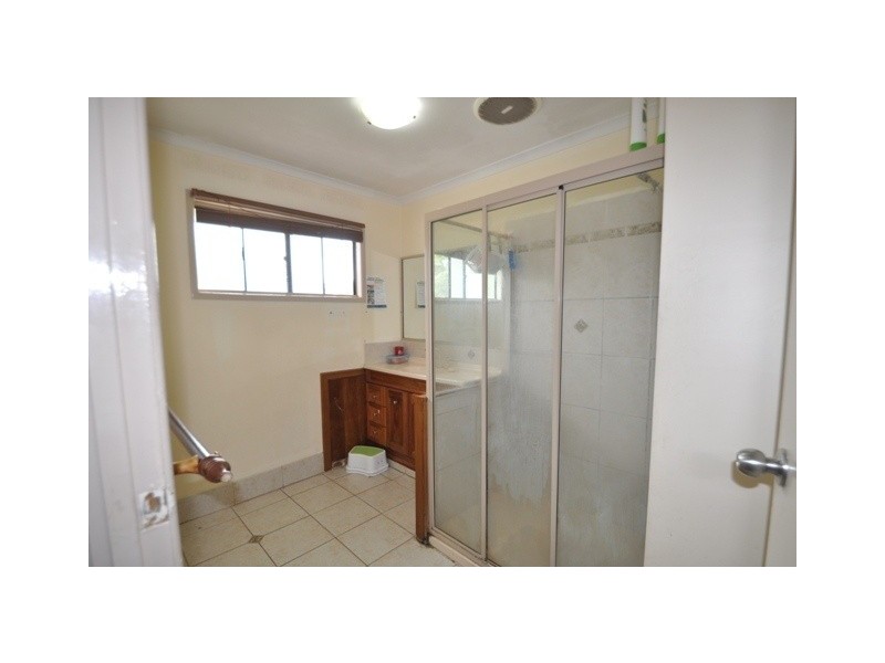 77 Aquarius Drive, Kingston QLD 4114