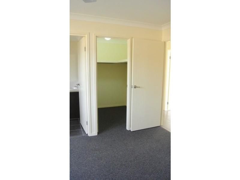 64 Cobblestone Avenue, Logan Reserve QLD 4133