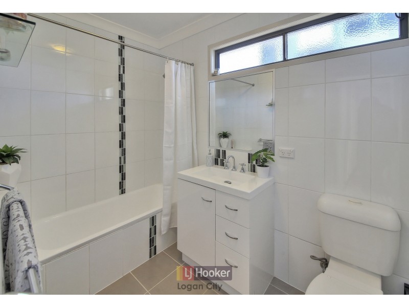 60 Clare Road, Kingston QLD 4114
