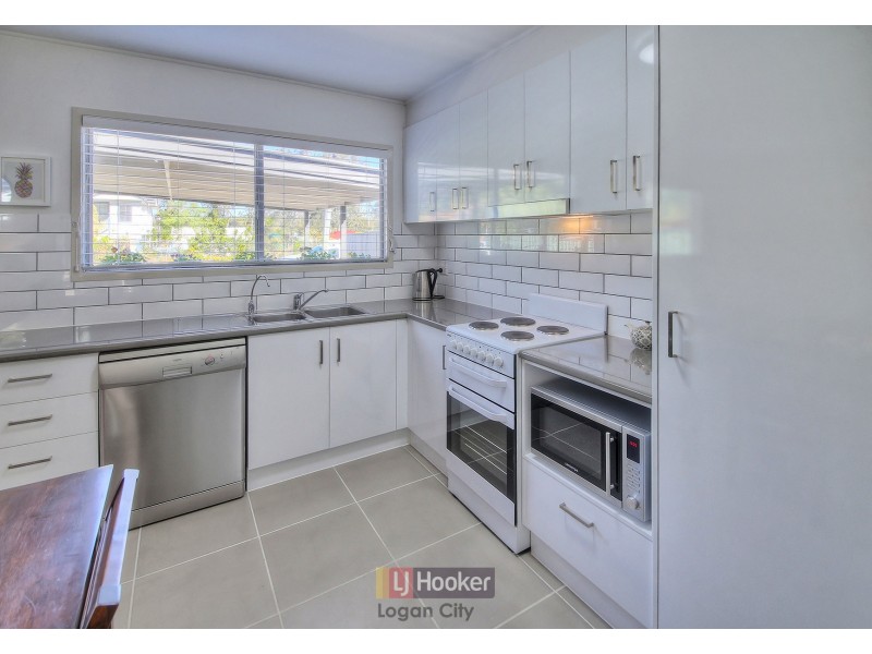 60 Clare Road, Kingston QLD 4114