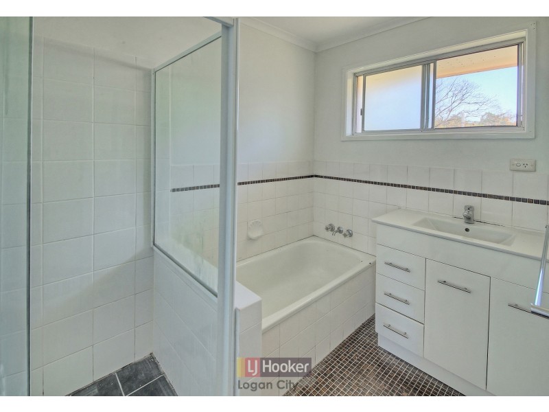 24 Omar St, Woodridge QLD 4114