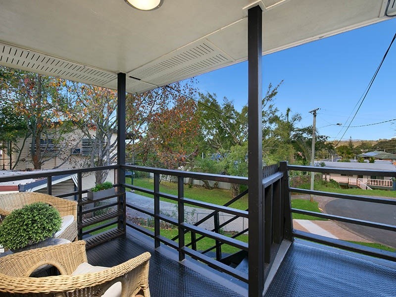 6 Perth Street, Kingston QLD 4114