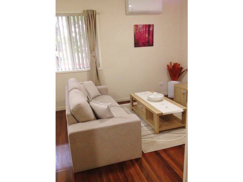 6 Perth Street, Kingston QLD 4114