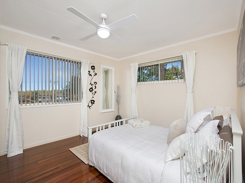 6 Perth Street, Kingston QLD 4114