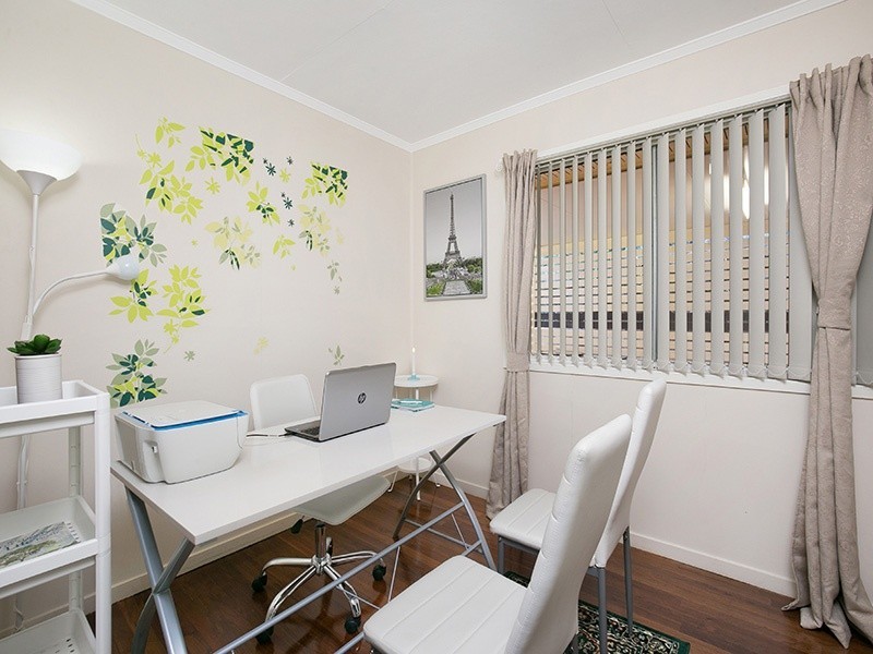 6 Perth Street, Kingston QLD 4114