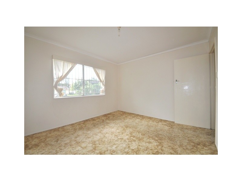 17 Pine Drive, Woodridge QLD 4114