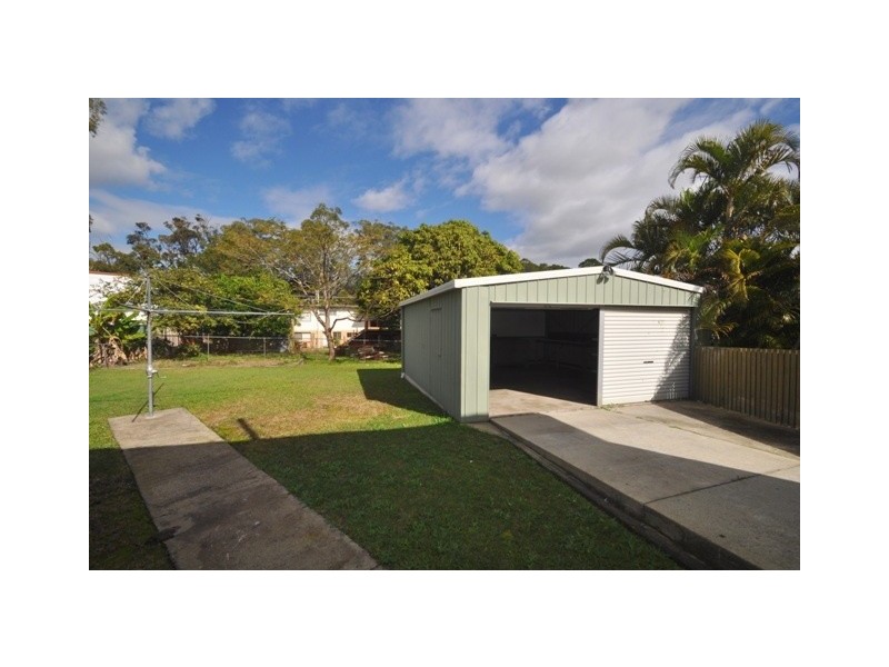 17 Pine Drive, Woodridge QLD 4114