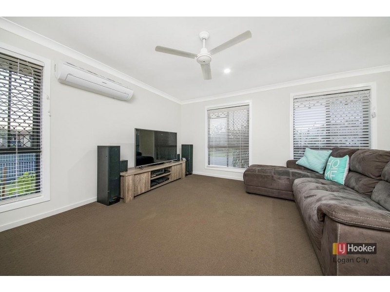12 Lake Borumba St, Logan Reserve QLD 4133