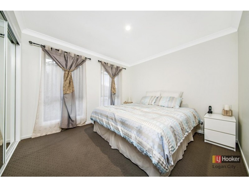 12 Lake Borumba St, Logan Reserve QLD 4133