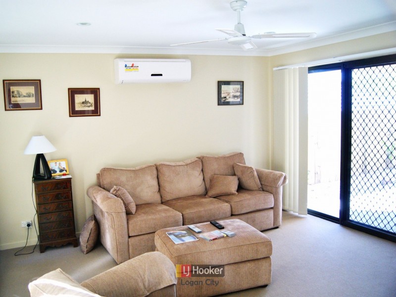 10 Brendan Thorne Place, Marsden QLD 4132