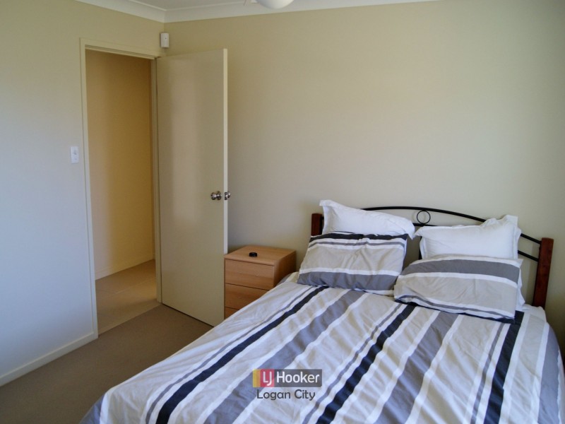 10 Brendan Thorne Place, Marsden QLD 4132