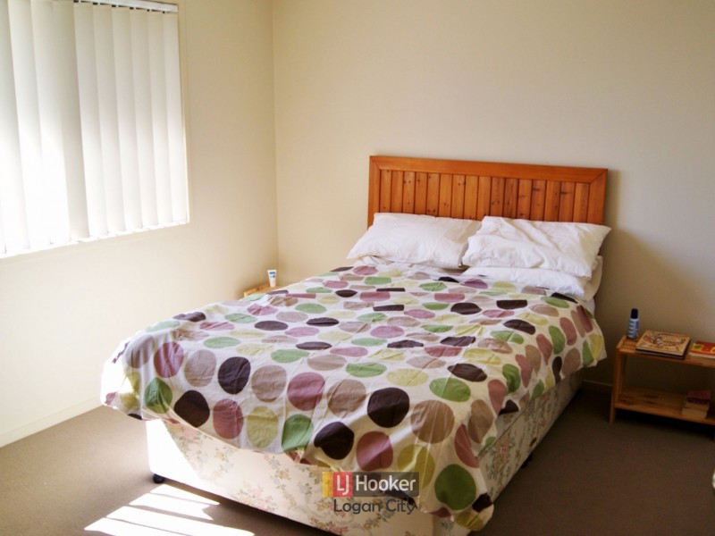 10 Brendan Thorne Place, Marsden QLD 4132