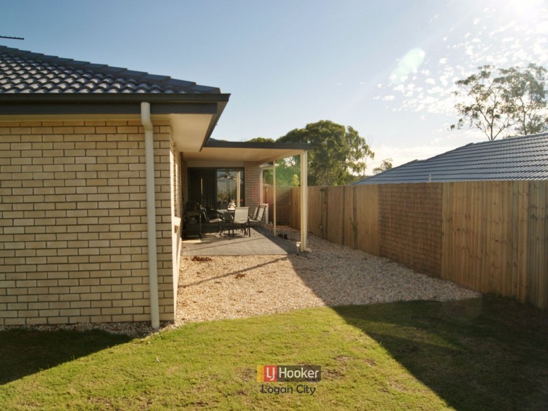 10 Brendan Thorne Place, Marsden QLD 4132