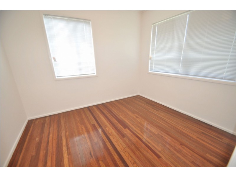 10 Daffodil Street, Logan Central QLD 4114