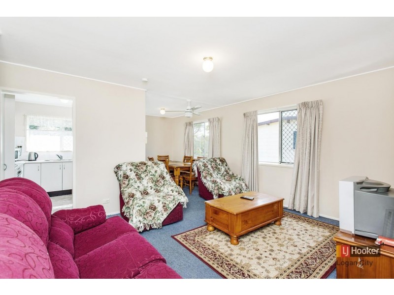 8 Redford Street, Kingston QLD 4114