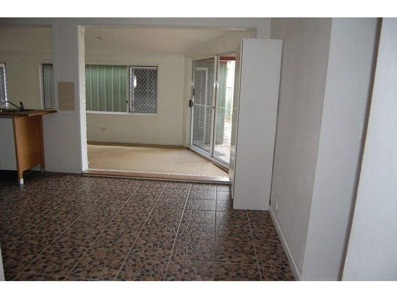 98 Barossa Street, Kingston QLD 4114