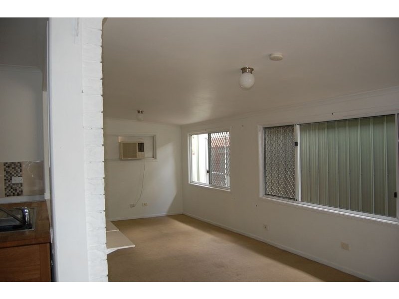 98 Barossa Street, Kingston QLD 4114