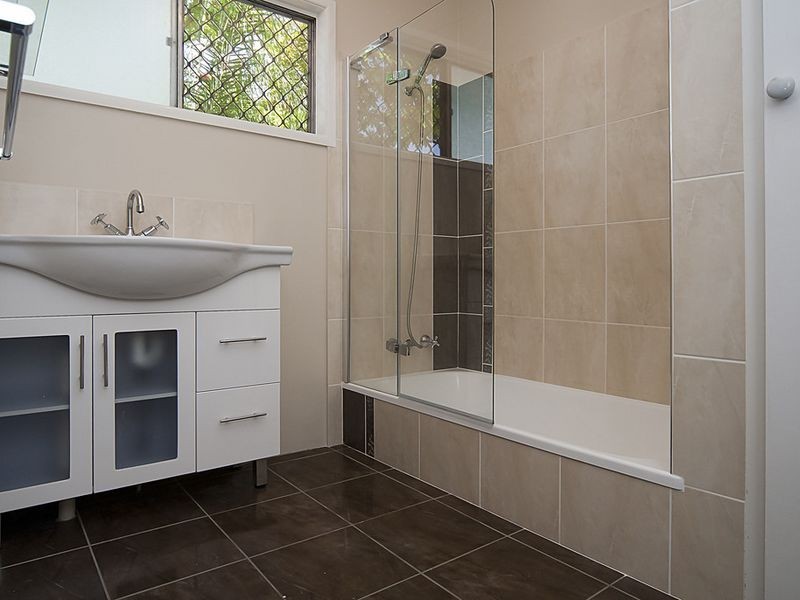 1 CAMEO ST, Loganlea QLD 4131