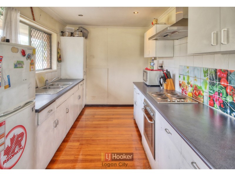 30 Bardon Rd, Logan Central QLD 4114