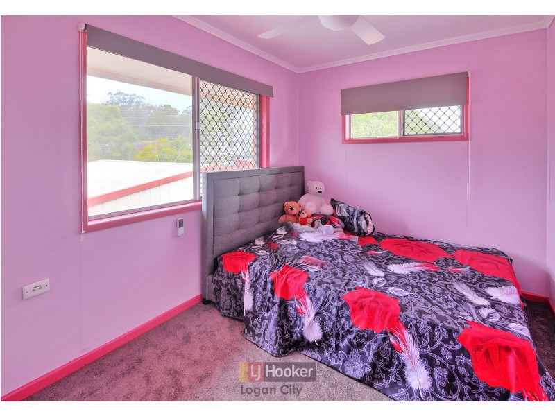 30 Bardon Rd, Logan Central QLD 4114