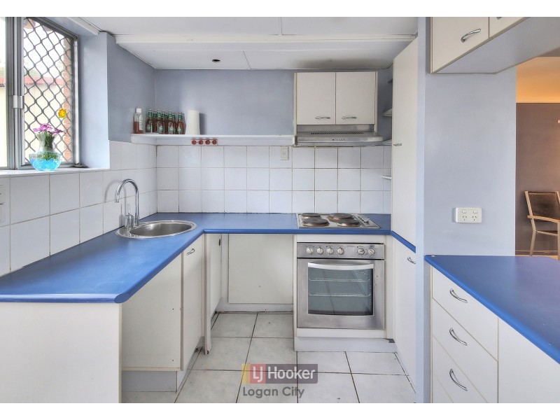 30 Bardon Rd, Logan Central QLD 4114