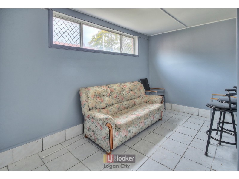 30 Bardon Rd, Logan Central QLD 4114