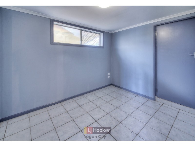 30 Bardon Rd, Logan Central QLD 4114