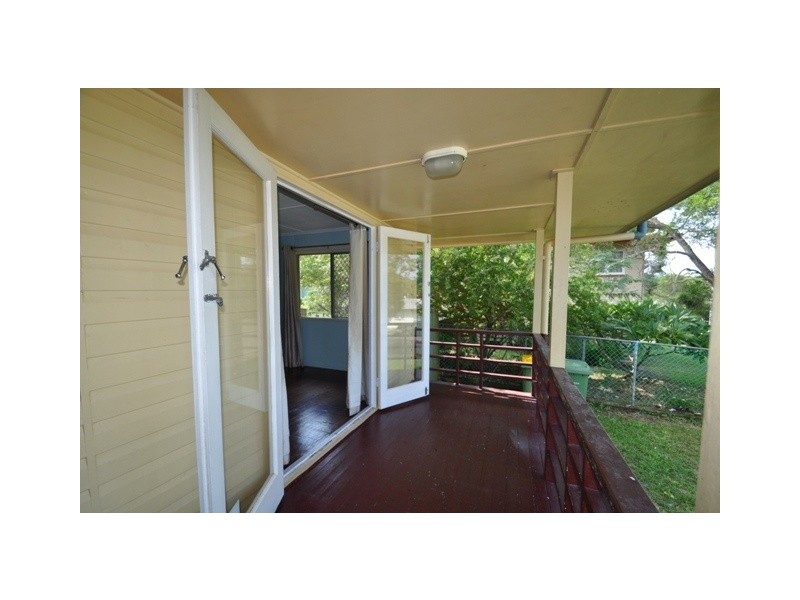 4 Skyline Drive, Kingston QLD 4114