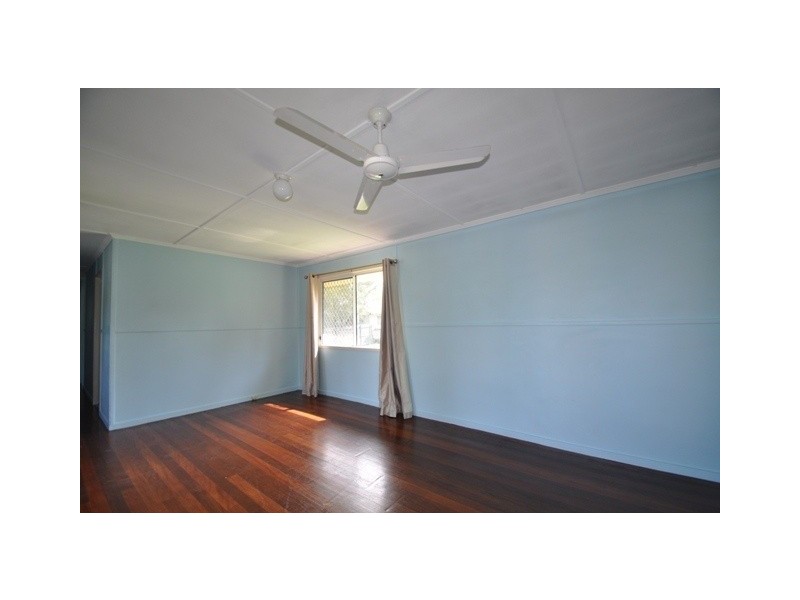 4 Skyline Drive, Kingston QLD 4114