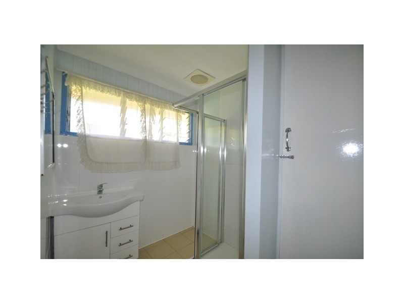 4 Skyline Drive, Kingston QLD 4114