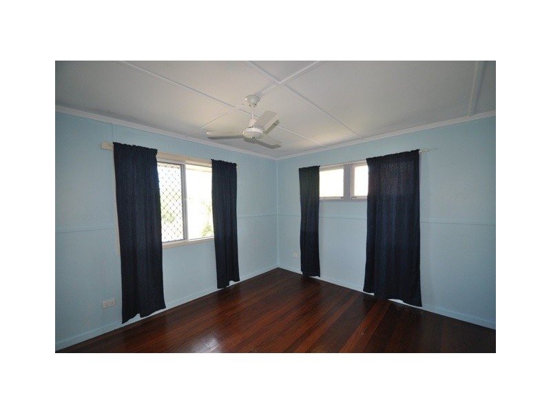 4 Skyline Drive, Kingston QLD 4114