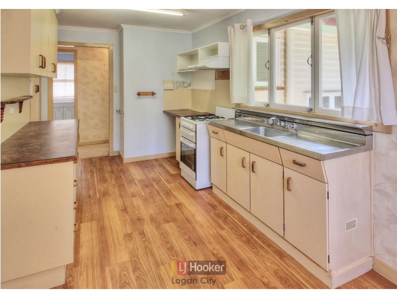 15 Collin Court, Kingston QLD 4114