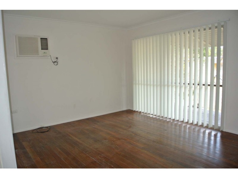 7 Winifred Street, Kingston QLD 4114