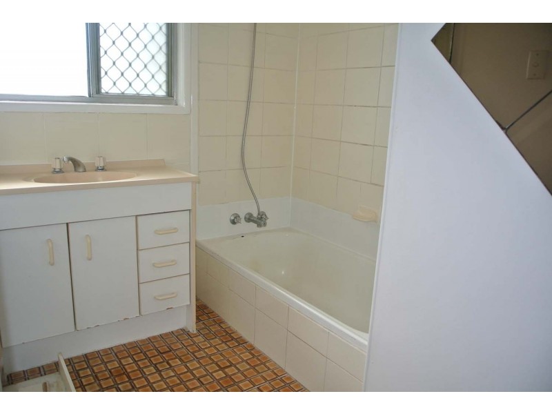 7 Winifred Street, Kingston QLD 4114