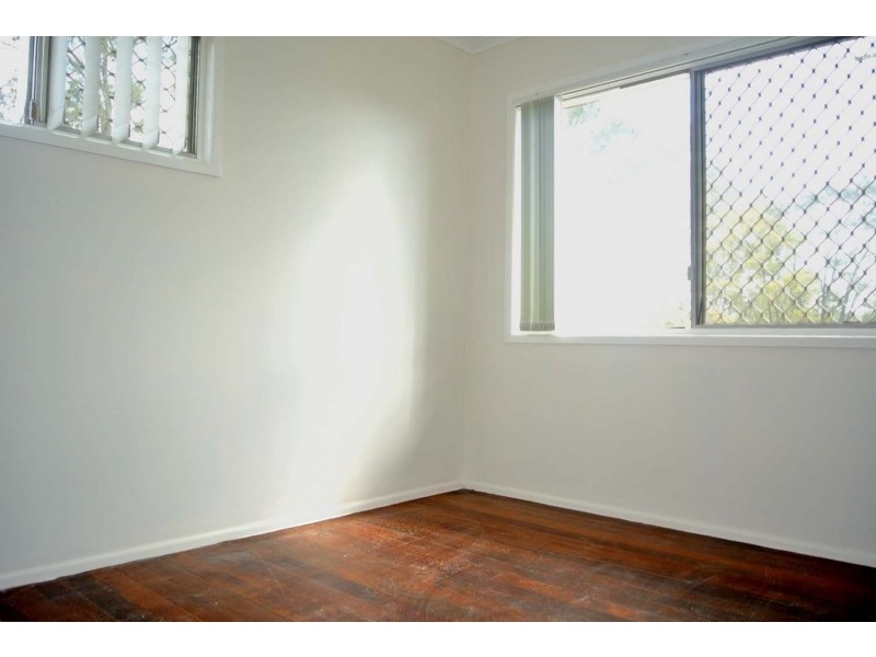 7 Winifred Street, Kingston QLD 4114