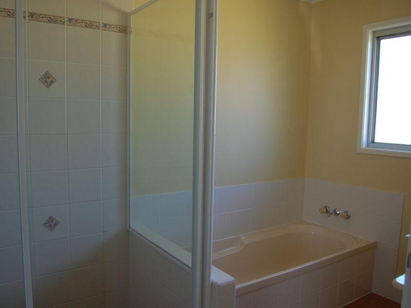 46 LAKE RD, Slacks Creek QLD 4127