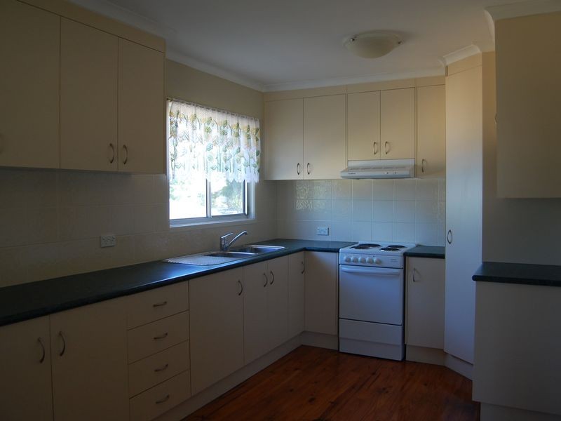 46 LAKE RD, Slacks Creek QLD 4127