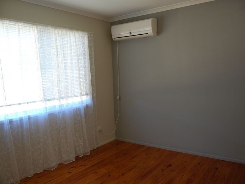 46 LAKE RD, Slacks Creek QLD 4127