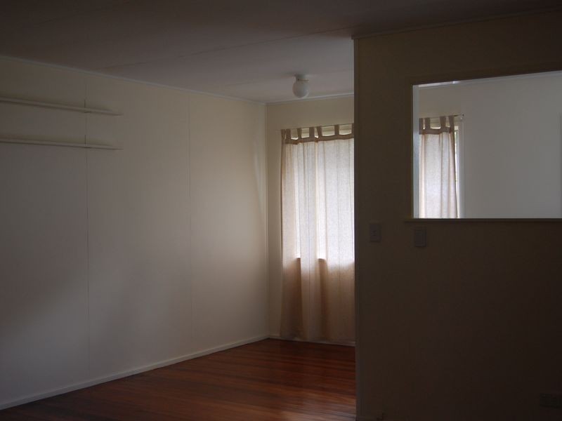 19 Oates Ave, Woodridge QLD 4114