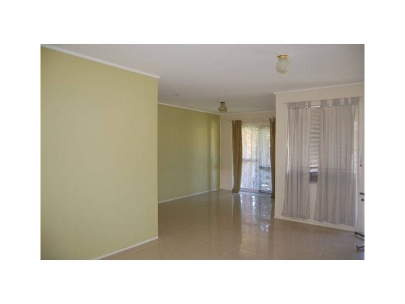 6 Yugumbri Crescent, Logan Central QLD 4114