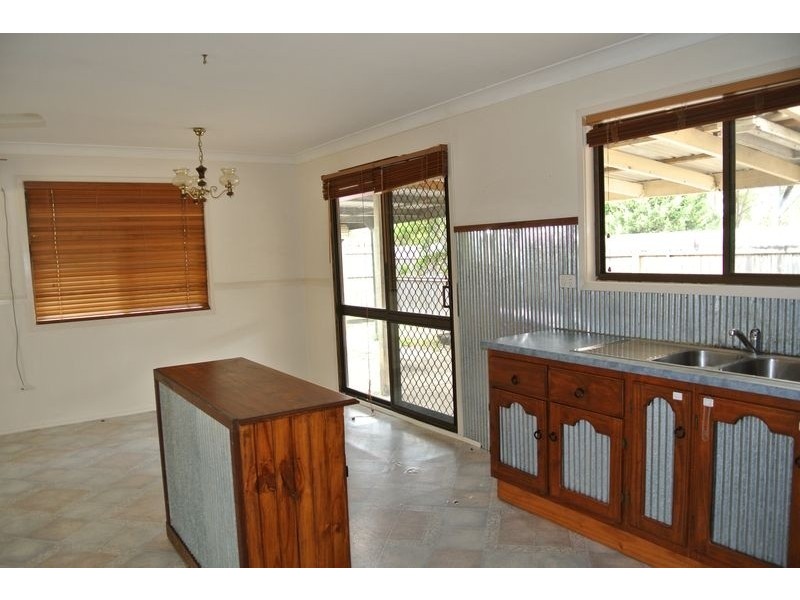 8 Phie Street, Loganlea QLD 4131