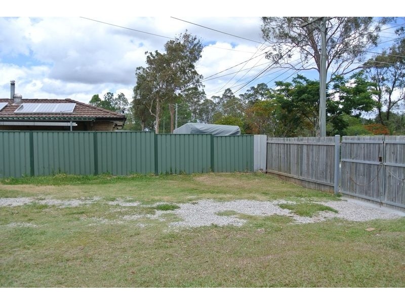8 Phie Street, Loganlea QLD 4131