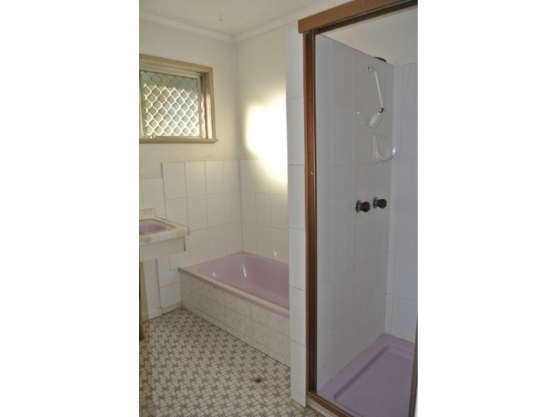 25 Defiance Rd, Logan Central QLD 4114