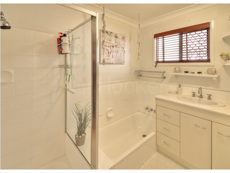 8 Yale Street, Marsden QLD 4132
