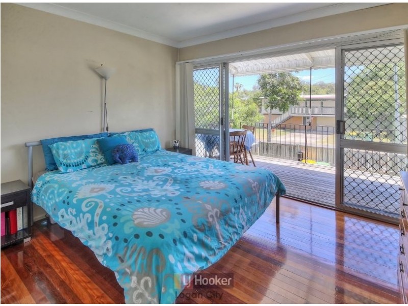 4 Dol Street, Woodridge QLD 4114
