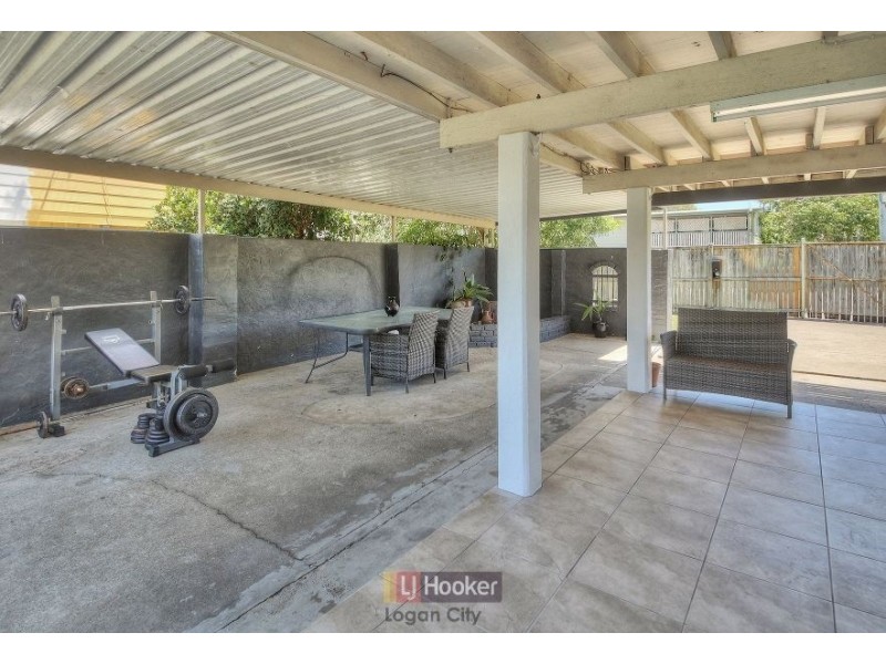 4 Dol Street, Woodridge QLD 4114